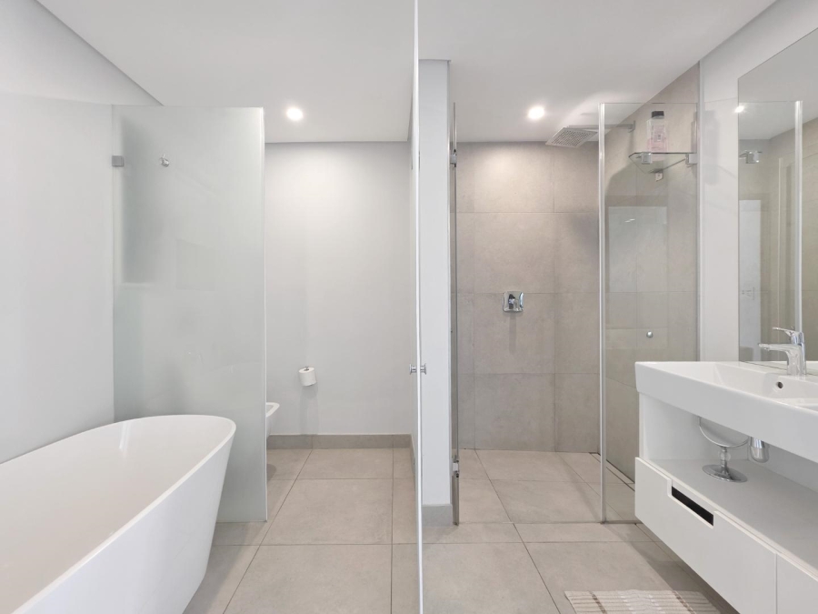 2 Bedroom Property for Sale in Sea Point Western Cape